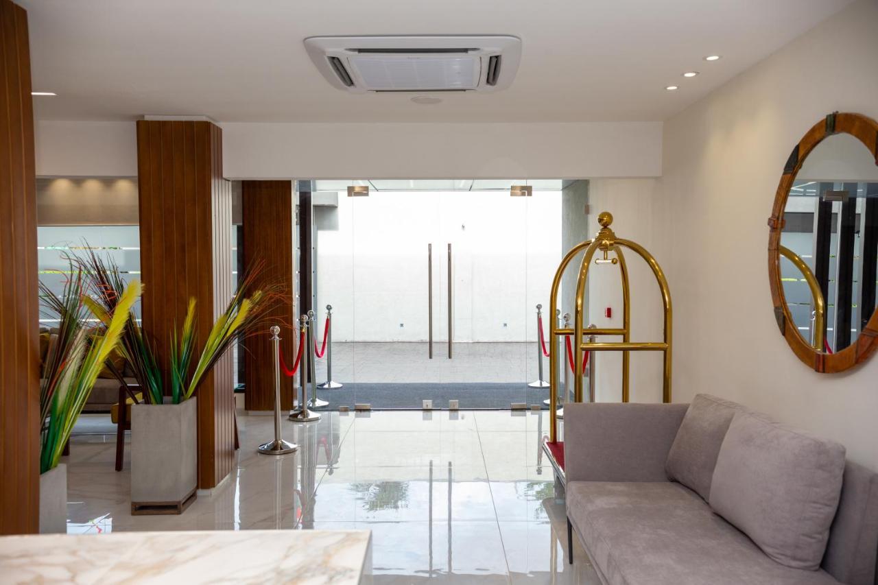 Silver Moon Hotel Abidżan Zewnętrze zdjęcie