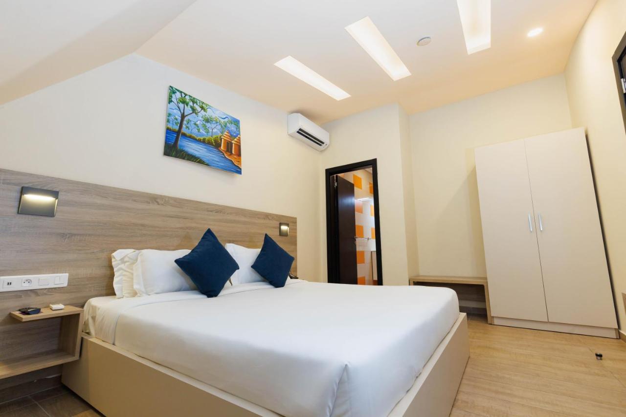 Silver Moon Hotel Abidżan Zewnętrze zdjęcie
