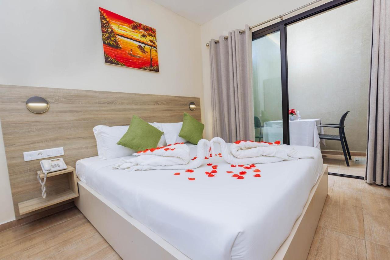Silver Moon Hotel Abidżan Zewnętrze zdjęcie